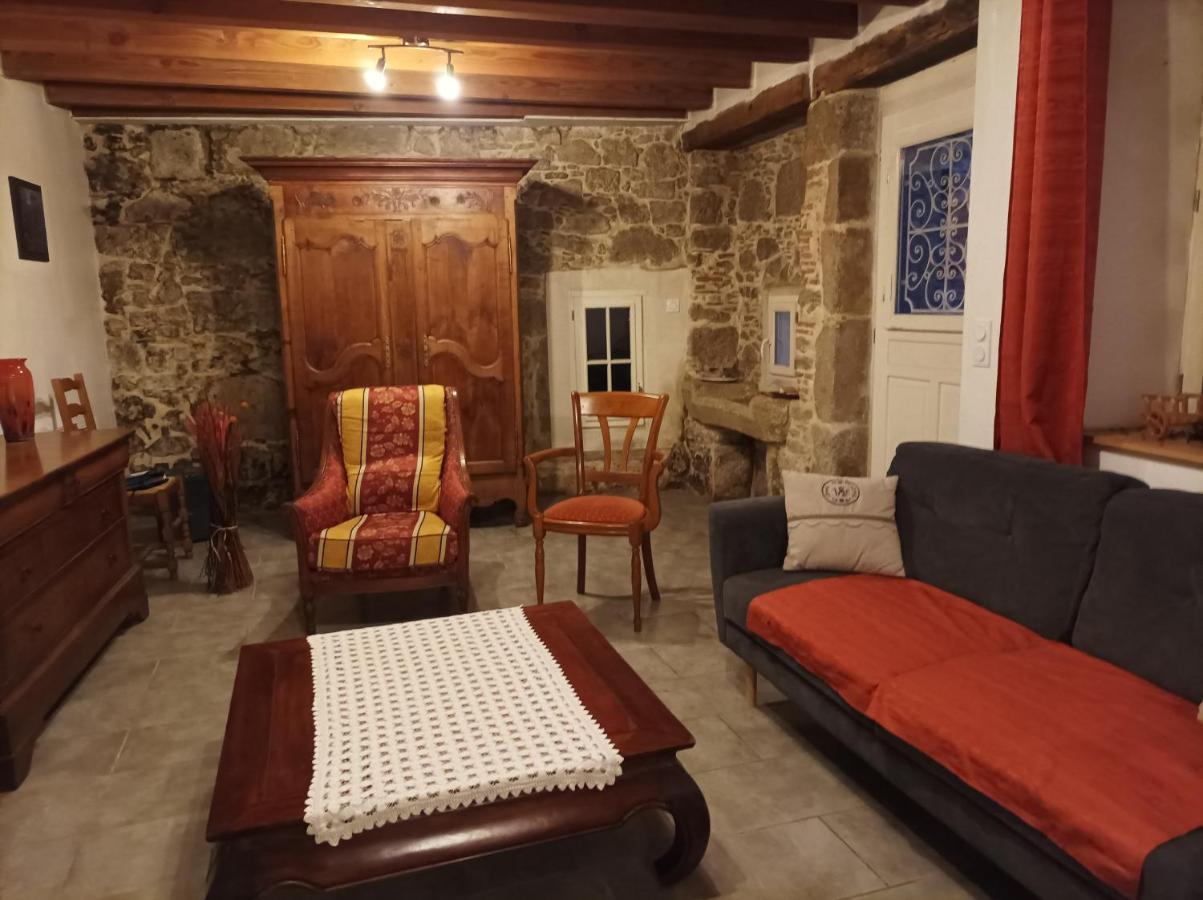 Gite Le Coumis 1370 Saint-Salvy-de-la-Balme Eksteriør bilde